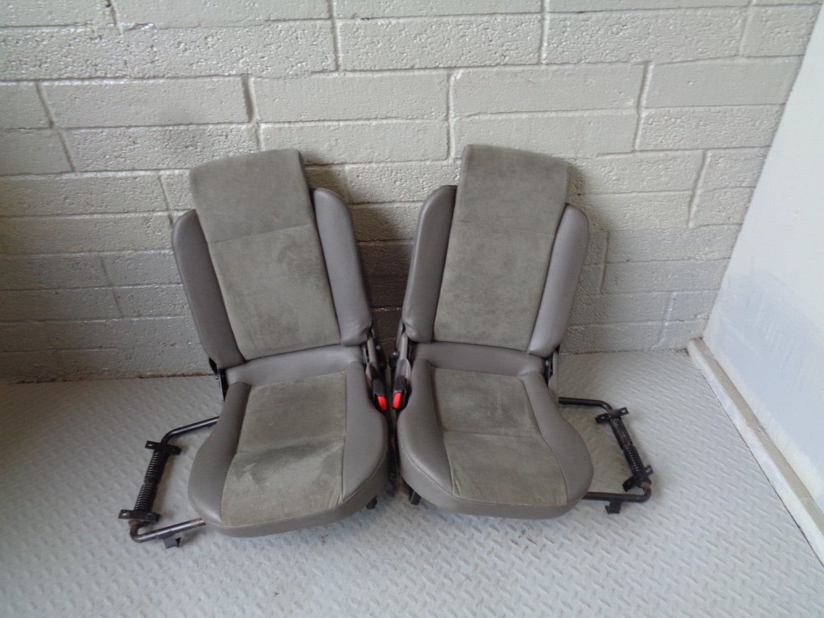 Discovery 2 Dickie Seats Pair Grey Fabric Cloth 3rd Row Land Rover R18044