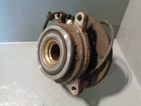Discovery 2 Hub Bare with ABS Sensor Off Side Rear TD5 Land