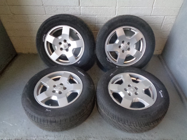 Discovery 3 Alloy Wheels and Tyres 255/60R18 Set of x 4 Land