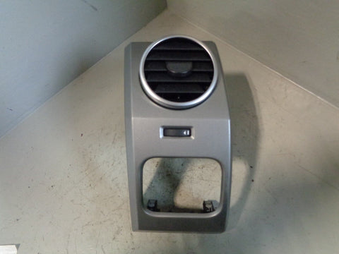 Discovery 3 Air Vent And Housing Near Side in Silver Land Rover 2007 to 2009