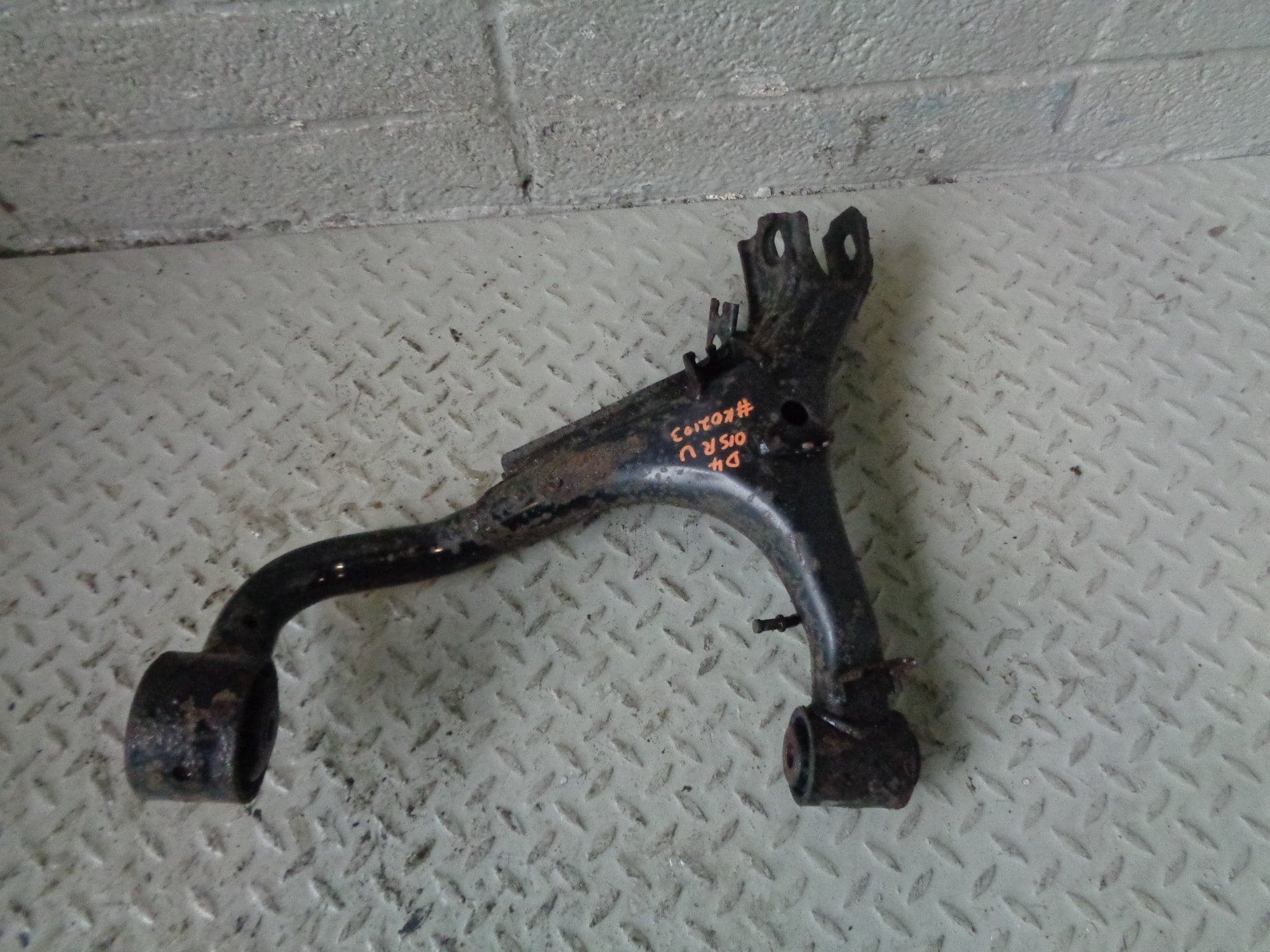 Pair Of Rear Upper Suspension Control Arms For Land Rover Discovery 3 & 4 (LH & RH)