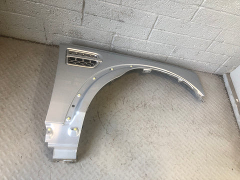 Discovery 4 Wing Off Side Front Zermatt Silver Land Rover 2009 to 2016 L10076