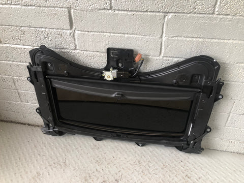 Discovery 4 Sunroof Complete with Motor and Blind Land Rover 2009 to 2016 D03086