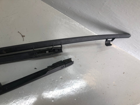Range Rover L322 Front Windscreen Wiper Arms Pair 2010 to 2013