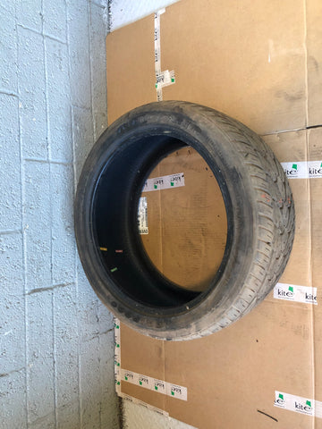 Aurogrip Grib900 Part Worn Tyre 275 40 20 7mm Tread 275 40R 20 D13106A