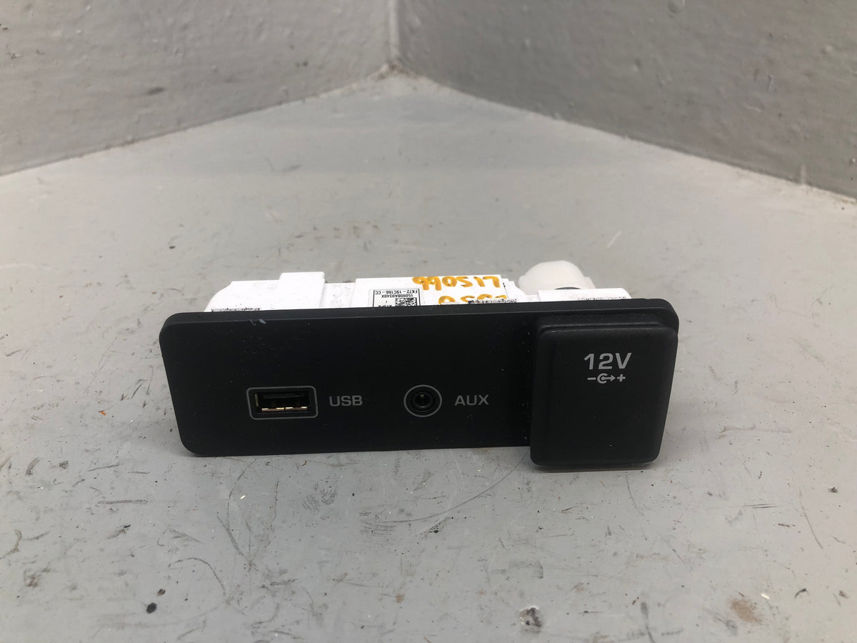 Discovery Sport USB AUX Port 12V FK72-19C166-CC L550 Land Rover 2014 to 2019