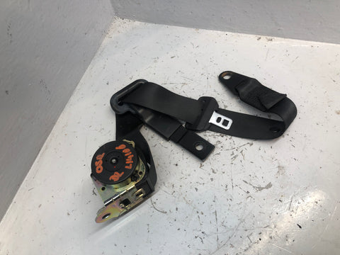 Discovery 2 Seat Belt Off Side Rear 2nd Middle Row Black Land Rover 1998 to 2004