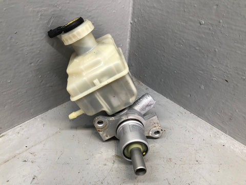 Discovery 3 Brake Master Cylinder with Reservoir Manual Land Rover 2004 to 2009