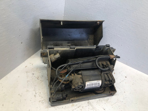 Discovery 2 Air Suspension Compressor Wabco RQG100041 Housing L318 Land Rover