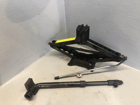 Freelander 2 Scissor Jack with Handle and Wheel Brace Land Rover 2006 to 2014