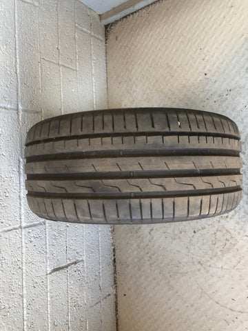 Churchill Part Worn Tyre 275/40ZR20 6mm Tread 275 40 20 D17066C