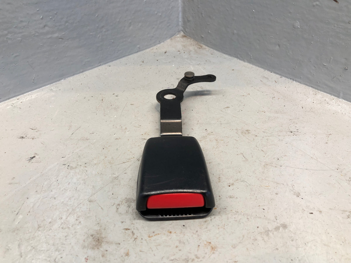 Discovery 3 Seat Belt Buckle Clasp 3rd Row Off Side Rear Type 2 2004 to 2006