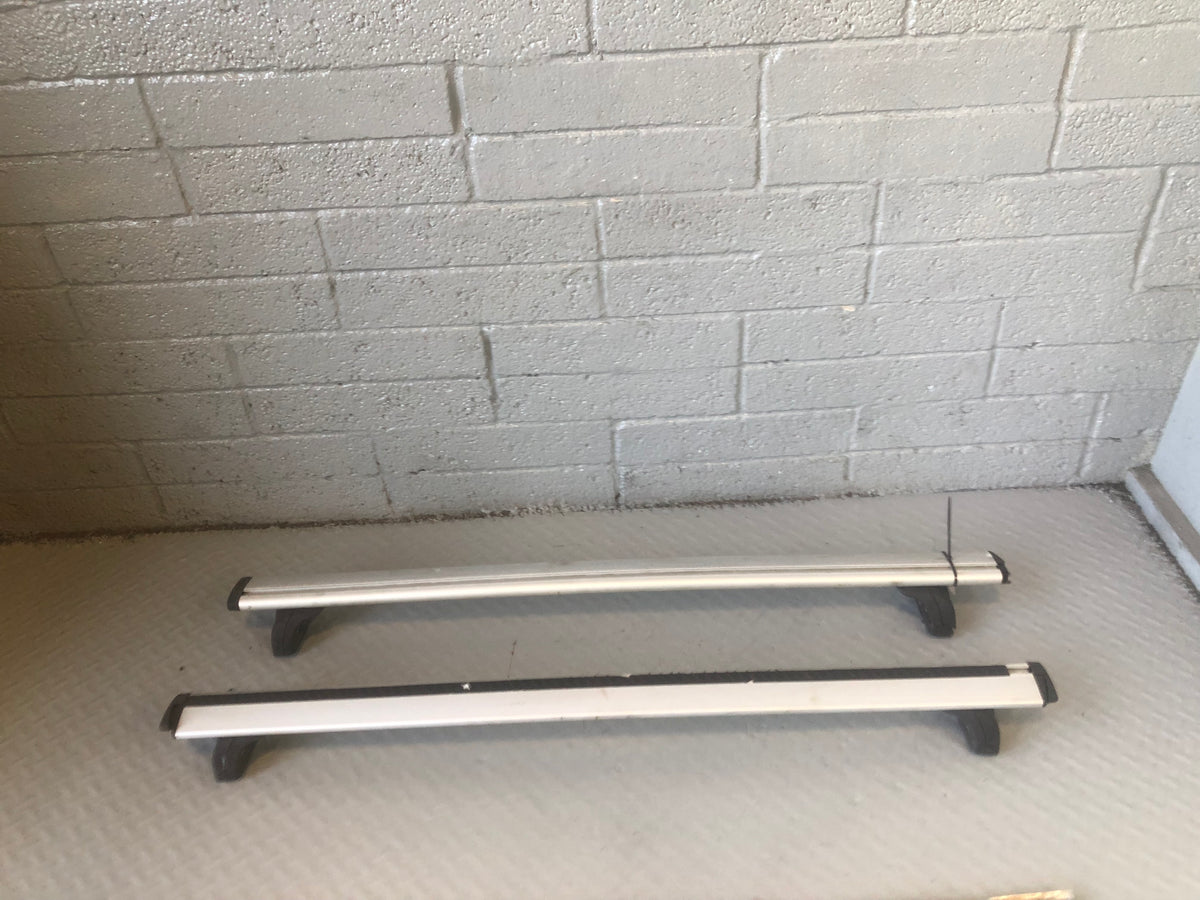 Thule WingBar with Lock and Key to fit Discovery 3 / 4 Land Rover L10076