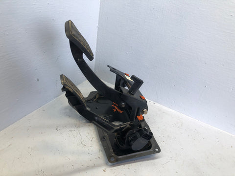 Discovery 2 Pedal Box Auto Accelerator Brake 2.5 TD5 Land Rover