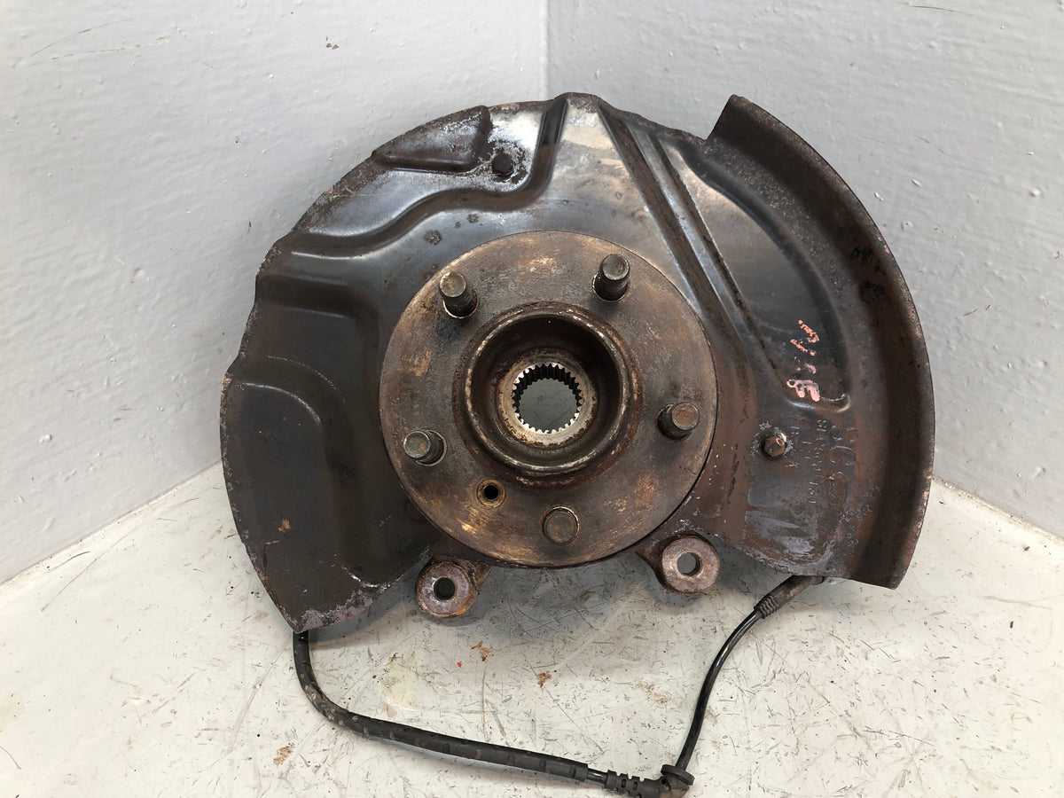 Range Rover L322 Hub Assembly Near Side Front 2006 to 2009 All Models D26086