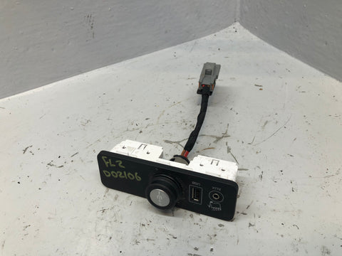Freelander 2 Aux USB 12v Port L538 2011 to 2014 Land Rover