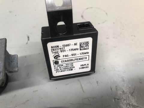 Range Rover Evoque Key Remote and Blade with Door Lock 2011 to 2015 L03066