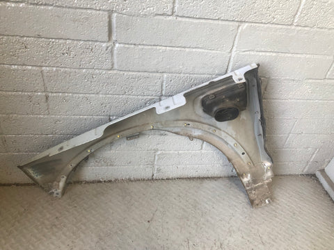 Discovery 4 Wing Off Side Front Zermatt Silver Land Rover 2009 to 2016 L10076