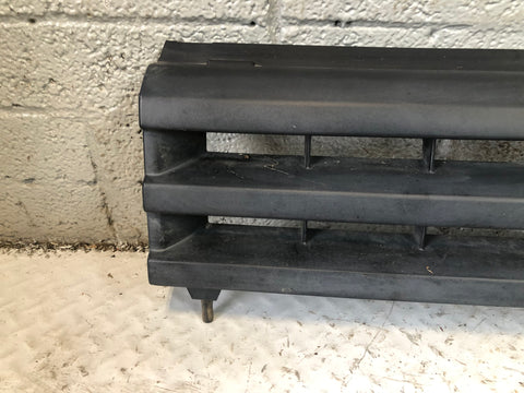 Discovery 2 Front Grille Facelift DHB000210PMA Black Land Rover 2002 to 2004