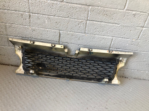 Range Rover Sport Front Grille Facelift in Black Aftermarket 2009 to 2013 D11096
