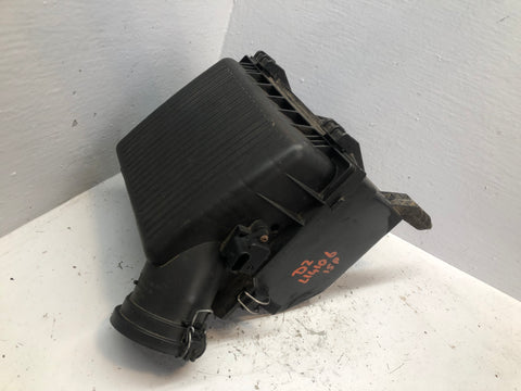 Discovery 2 Air Box Filter Housing 2.5 TD5 15p L318 Land Rover 2002 to 2004