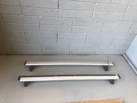 Thule WingBar with Lock and Key to fit Discovery 3 / 4 Land Rover L10076