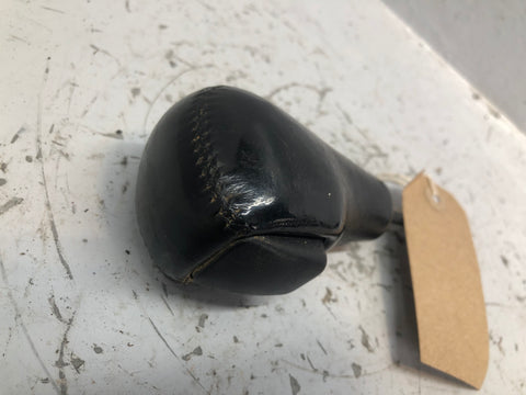Discovery 2 Gear Selector Knob Auto Black Leather Land Rover 1998 to 2004