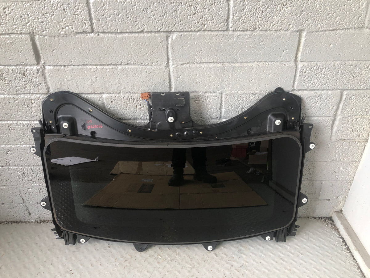 Discovery 3 Sunroof Complete with Motor and Blind Land Rover 2004 to 2009 K02066