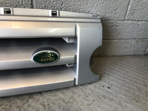 Discovery 3 Grille Front Zermatt Silver Land Rover 2004 to 2009 L03096