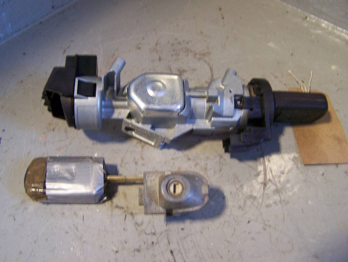 Discovery 3 Lock Set Ignition Barrel Lock with 2 x Keys Fob Land Rover L04075