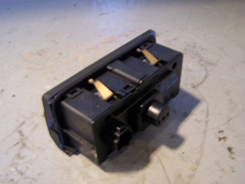 Freelander 2 Headlight Switch HSE 6G9N-13A024-HE Land Rover 2006 to 2011