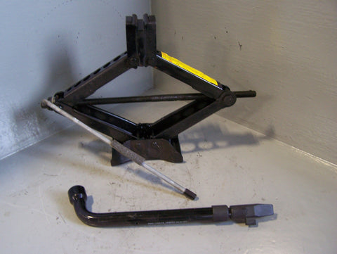 Freelander 2 Scissor Jack with Handle in Housing Brace Land Rover R07075