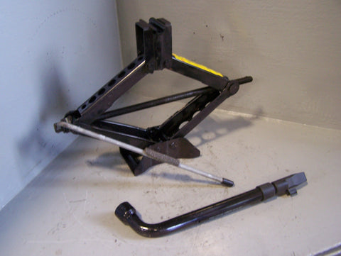 Freelander 2 Scissor Jack with Handle in Housing Brace Land Rover R07075