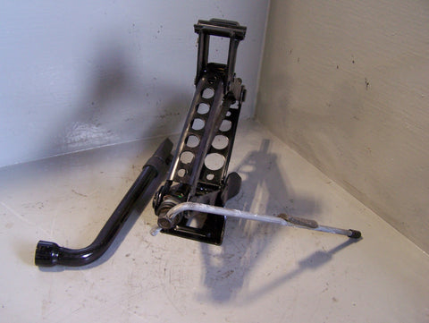 Freelander 2 Scissor Jack with Handle in Housing Brace Land Rover R07075