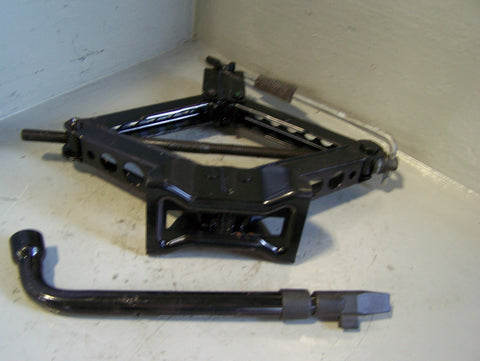 Freelander 2 Scissor Jack with Handle in Housing Brace Land Rover R07075