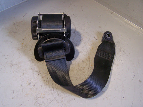 Discovery Sport Seat Belt Near Side Rear Middle Row L550 Land Rover 2014 to 2019