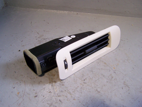 Discovery Sport Air Vent Off Side Right C Pillar L550 Land Rover 2014 to 2019