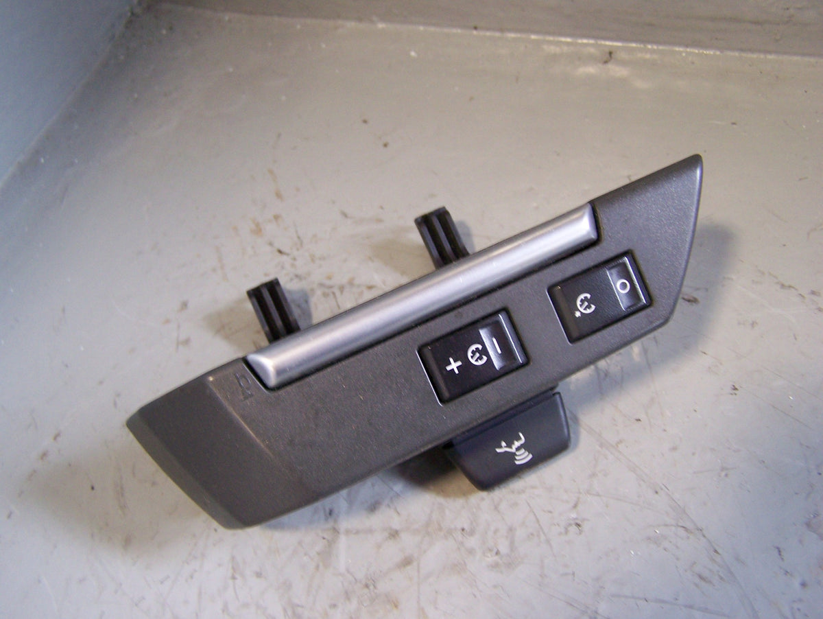 Steering Wheel Cruise Controls Discovery 3 Range Rover Sport XPD500750
