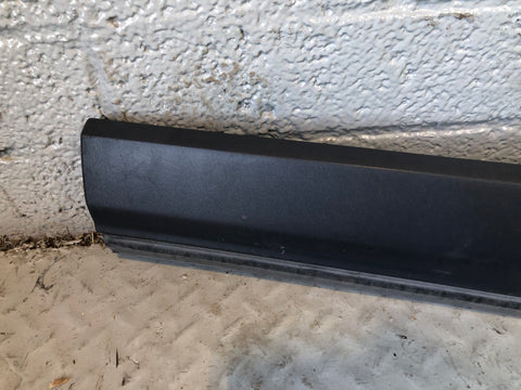Discovery 4 Door Arch Trim Near Side Rear Sumatra Black Land Rover