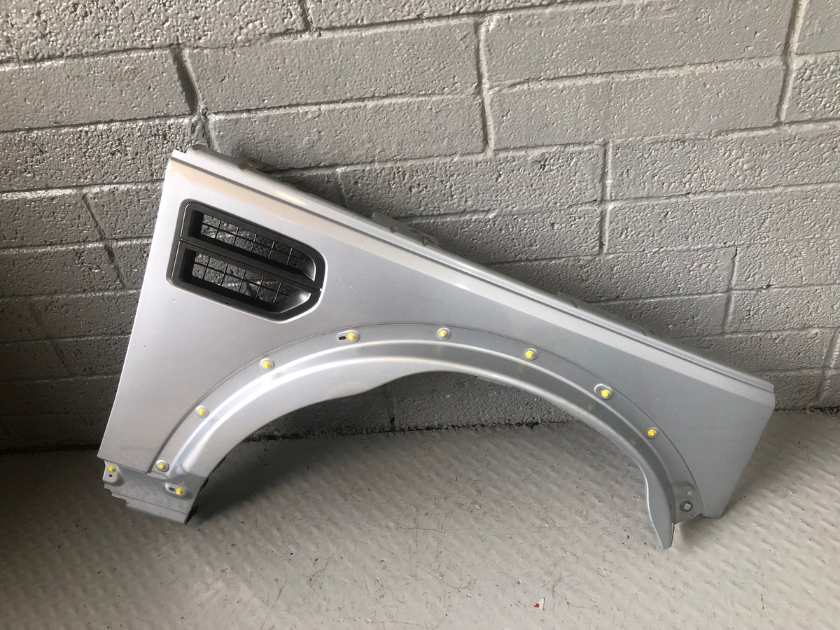 Discovery 3 Wing Off Side Front Zermatt Silver Land Rover 2004 to 2009 K02066
