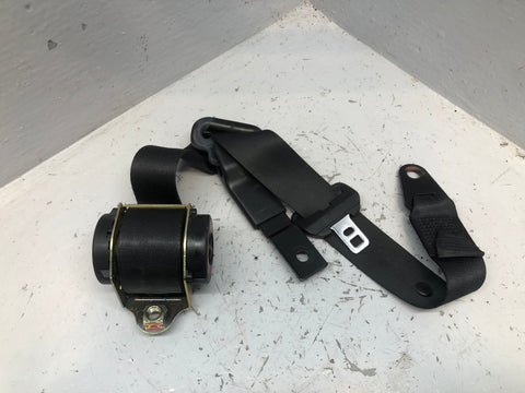 Discovery 2 Seat Belt Off Side Rear 2nd Middle Row Black Land Rover 1998 to 2004