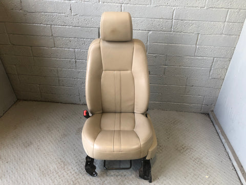 Discovery 4 Seats Leather Manual x 5 in Almond Land Rover 2009 to 2014 K18066