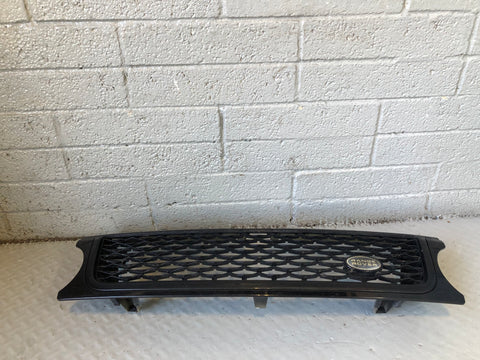 Range Rover Sport Front Grille Facelift in Black Aftermarket 2009 to 2013 D11096