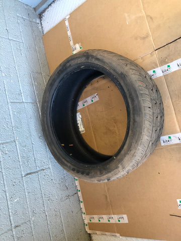 Aurogrip Grib900 Part Worn Tyre 275 40 20 7mm Tread 275 40R 20 D13106A