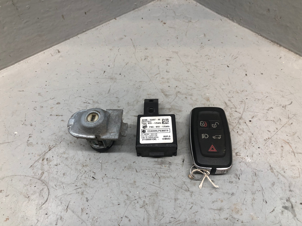Discovery 4 Key Remote and Blade with Door Lock Land Rover 2009 to 2014 D27056