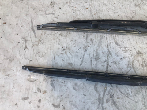 Range Rover L322 Front Windscreen Wiper Arms Pair 2010 to 2013 L29076