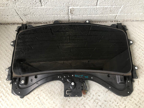 Discovery 4 Sunroof Complete with Motor and Blind Land Rover 2009 to 2016 D03086