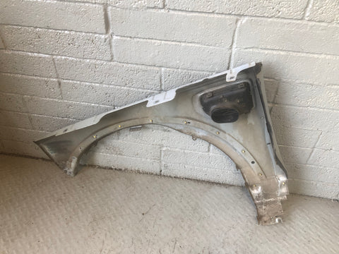 Discovery 4 Wing Off Side Front Zermatt Silver Land Rover 2009 to 2016 L10076