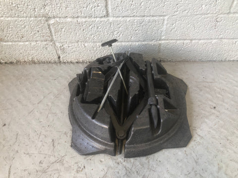Freelander 2 Scissor Jack with Handle in Housing Brace Land Rover J07076