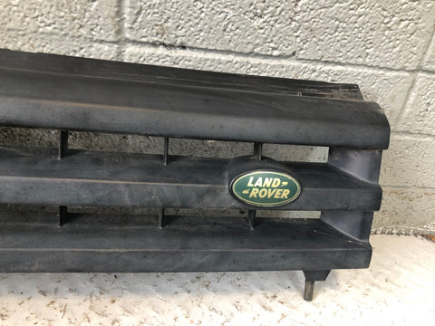 Discovery 2 Front Grille Facelift DHB000210PMA Black Land Rover 2002 to 2004